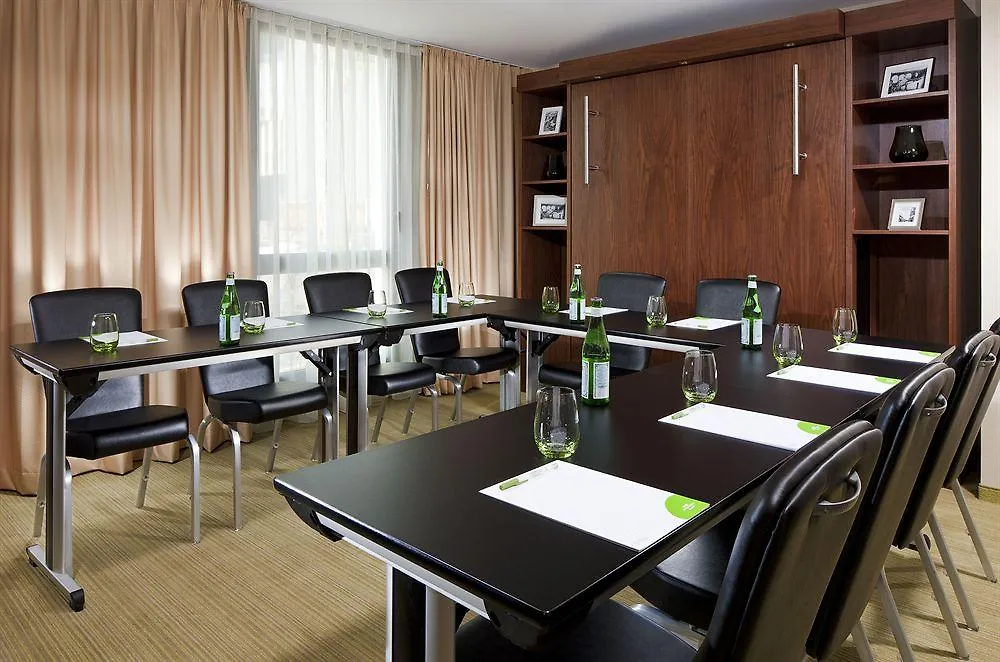 Courtyard By Marriott Paris Arcueil Hotel