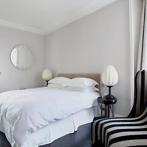 Outstanding 2 Bedrooms With A Terrific Eiffel Tower View Apartment