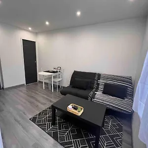 Beau T2 A Proche Rer B. Appartement